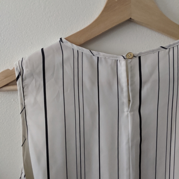 Calvin Klein - Picture 2 of 2